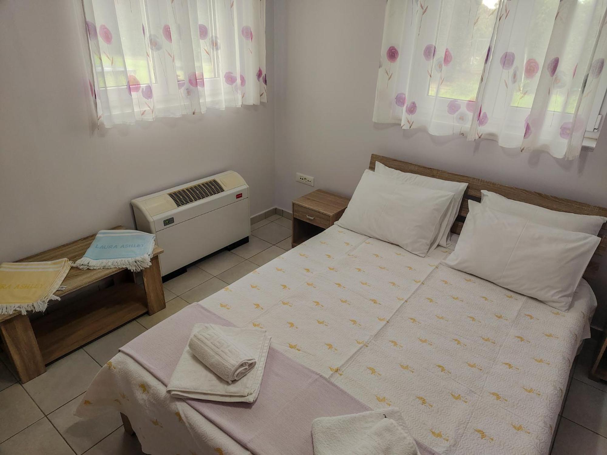 Sea Breeze Ena Apartment Korakochori ภายนอก รูปภาพ