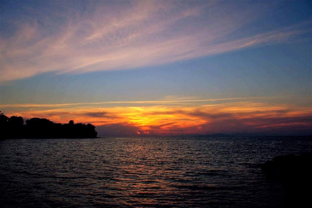 Sea Breeze Ena Apartment Korakochori ภายนอก รูปภาพ